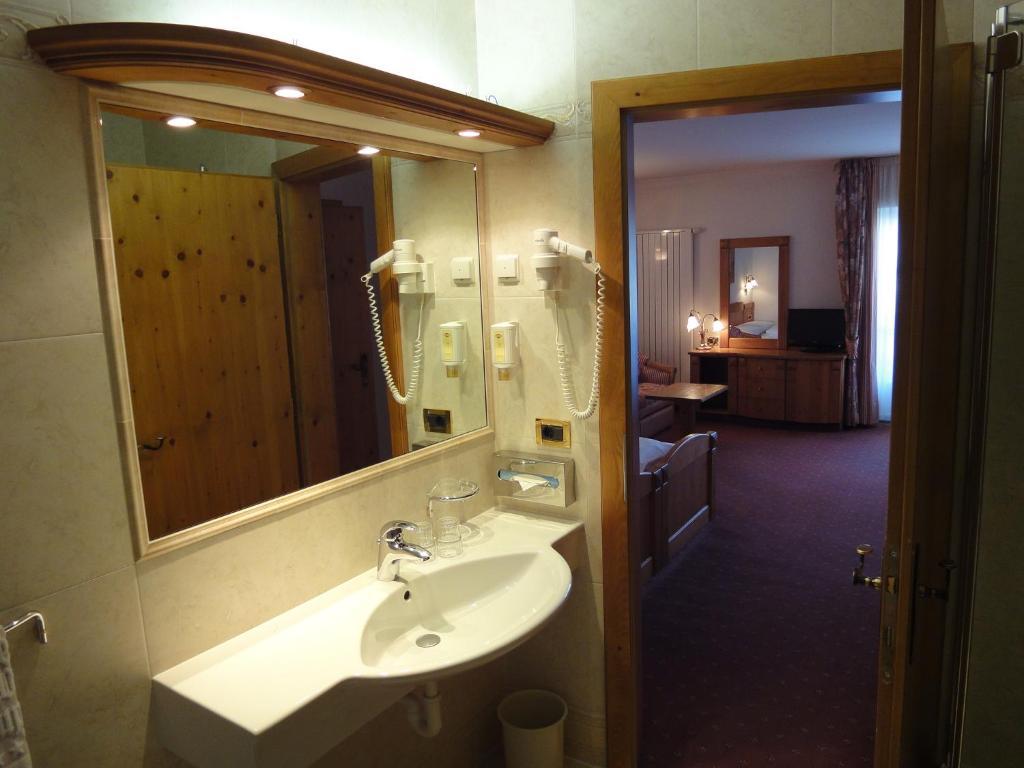 Hotel Zum Wolf กัสเตลรอตโต ห้อง รูปภาพ